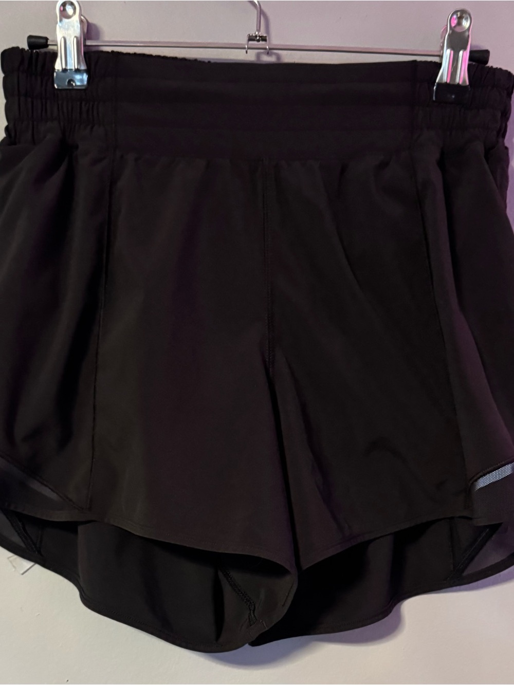 lululemon athletica Women’s Black Athletic Shorts with Mesh Hem Size 6 - Picture 2 of 10